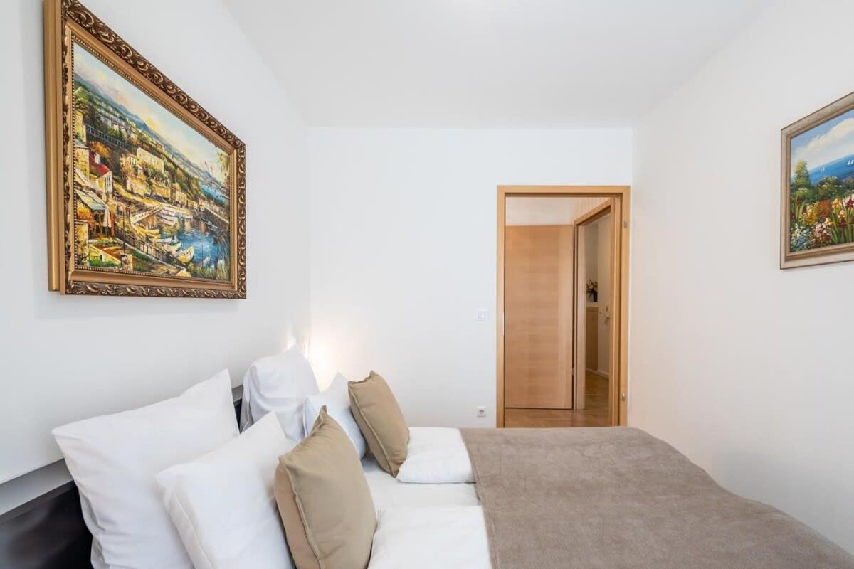 Homey Apartment With Ac And Balcony Budapest Kültér fotó