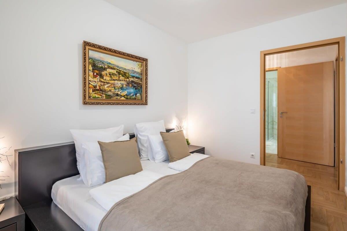 Homey Apartment With Ac And Balcony Budapest Kültér fotó