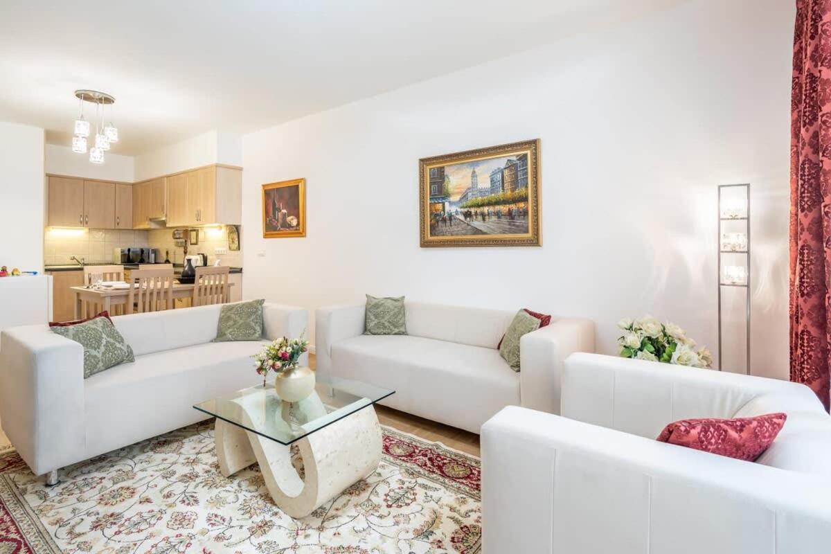 Homey Apartment With Ac And Balcony Budapest Kültér fotó